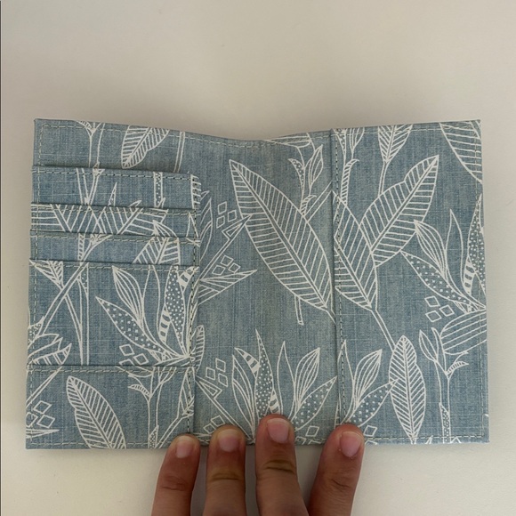 NEW- Jana Lam passport/ticket holder & Luggage tag - Picture 3 of 5